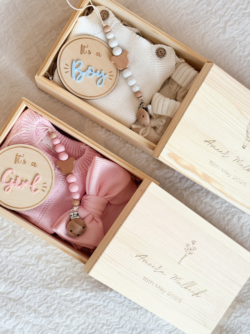 It's a Boy / It's a Girl wooden Keepsake Box engraved , Baby shower Gift Box (Accessories included !)