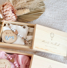 Load image into Gallery viewer, It&#39;s a Boy / It&#39;s a Girl wooden Keepsake Box engraved , Baby shower Gift Box (Accessories included !)
