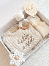 Load image into Gallery viewer, 5 pcs Giftbox &quot;Hello World&quot; knitted Romper
