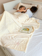 Load image into Gallery viewer, Super soft Blanket personalised with Name 150x200cm - pick your color - BEBIMINE LLC
